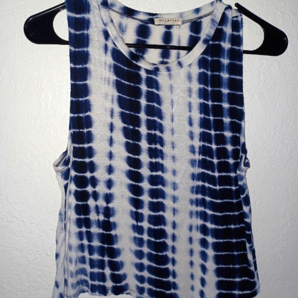 Blue & white tye dye crop tank size M